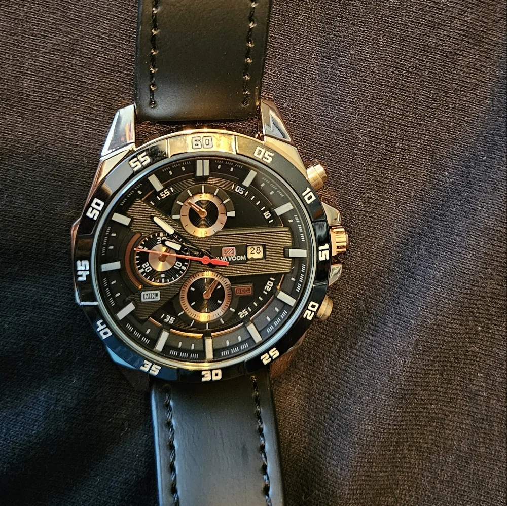 Watch - Picture 2 of 3